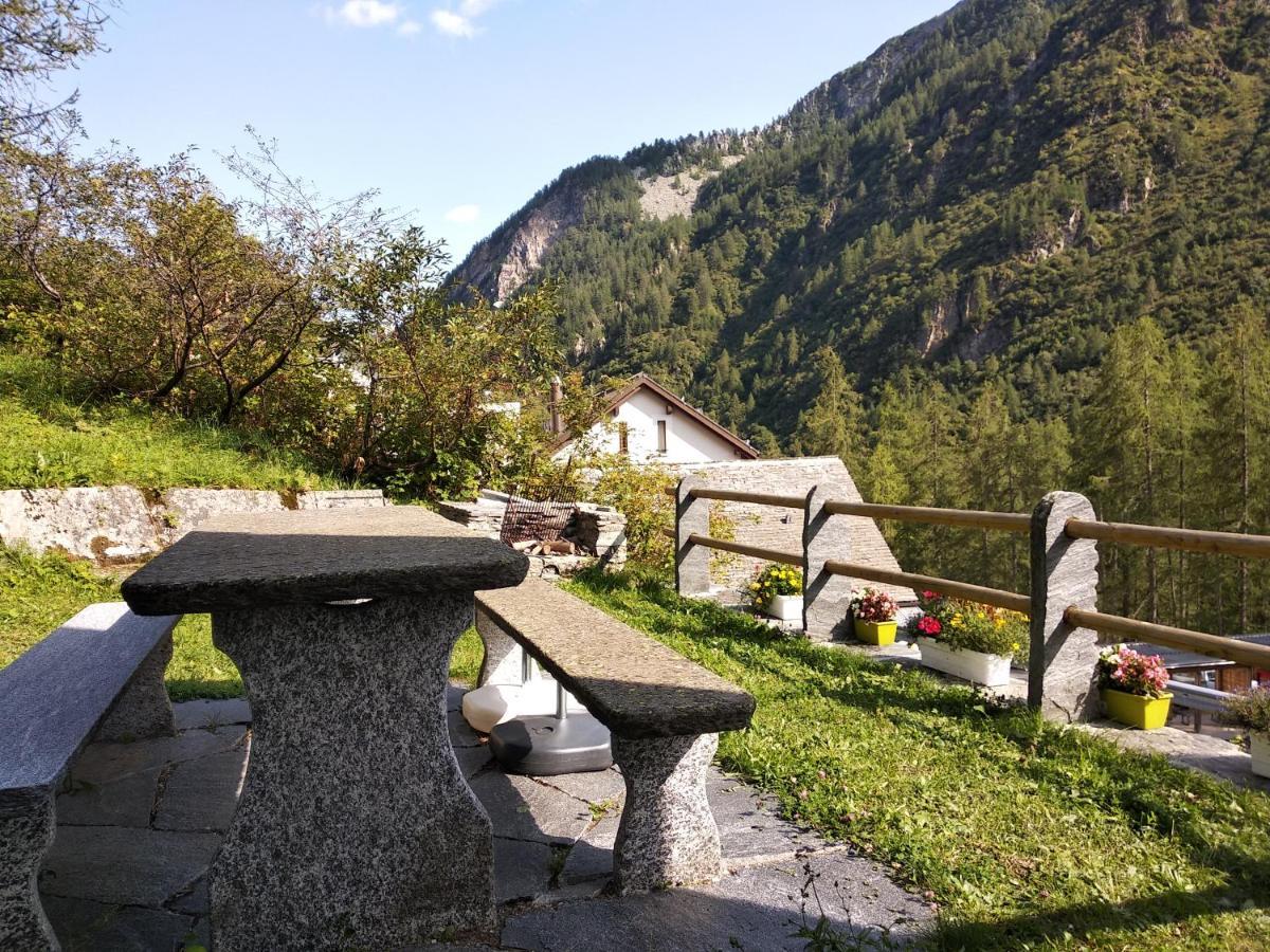 Casa Sonnenberg Apartment Bosco Gurin Bagian luar foto